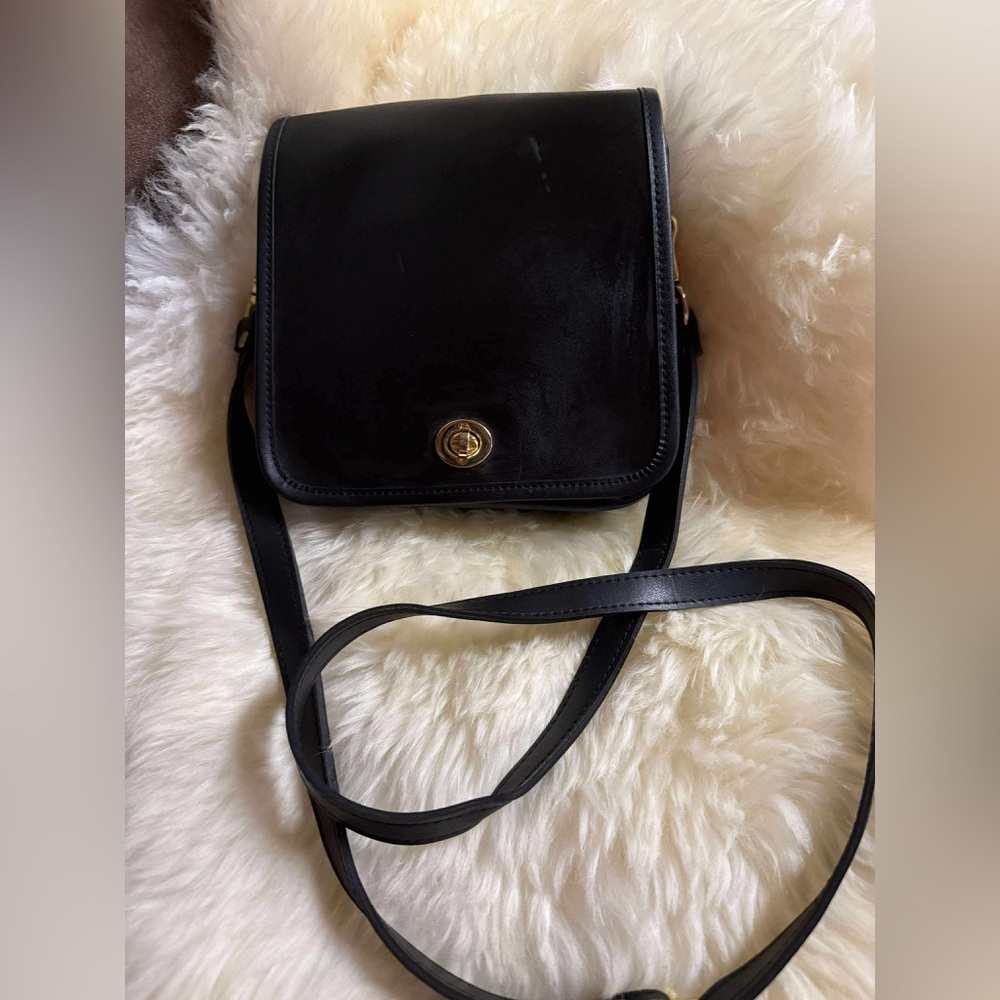 Vintage Coach Black Leather Shoulder Bag